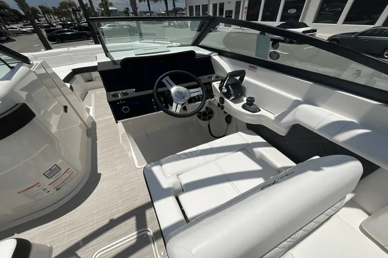 Slide: The Image of Sea Ray SDX 290 Outboard 2026 - 34