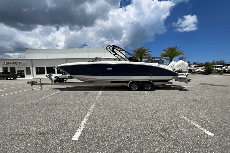 Slide: The Image of Sea Ray SDX 290 Outboard 2026 - 7