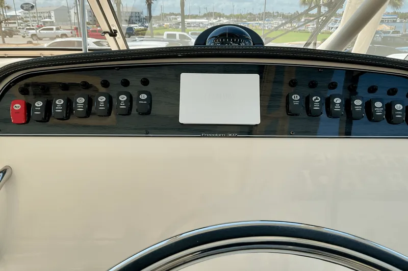 Slide: The Image of Grady-White Freedom 307 2025 - 11