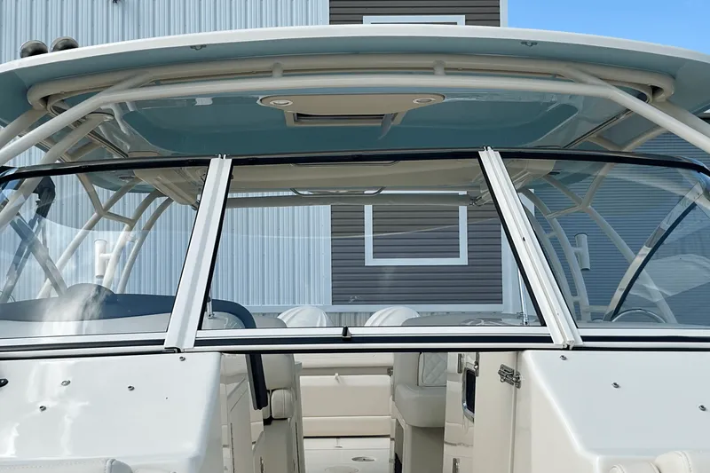 Slide: The Image of Grady-White Freedom 307 2025 - 19