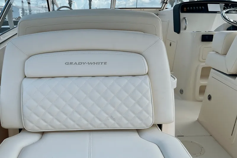 Slide: The Image of Grady-White Freedom 307 2025 - 27