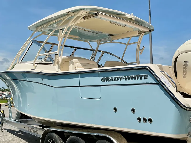 Slide: The Image of Grady-White Freedom 307 2025 - 31