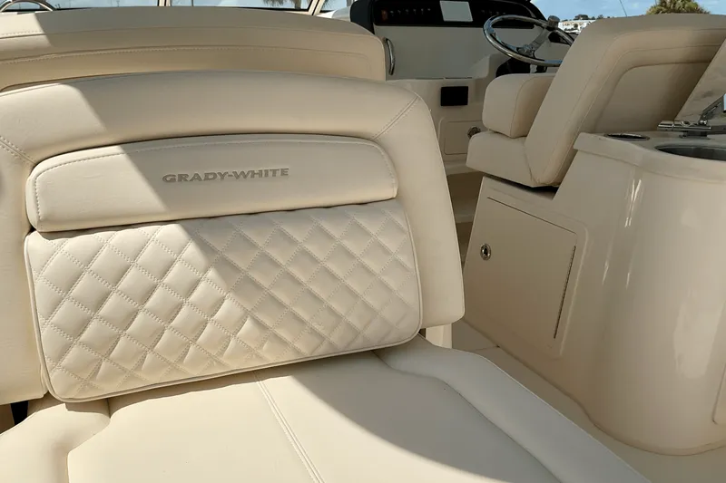 Slide: The Image of Grady-White Freedom 307 2025 - 9