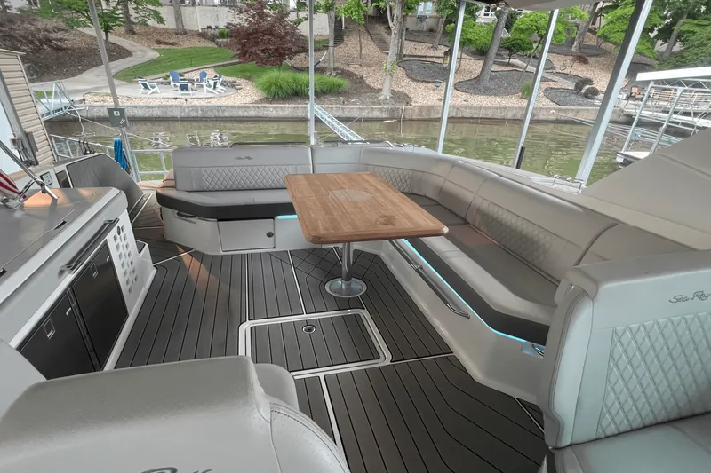 Slide: The Image of Sea Ray 400 SLX 2023 - 7