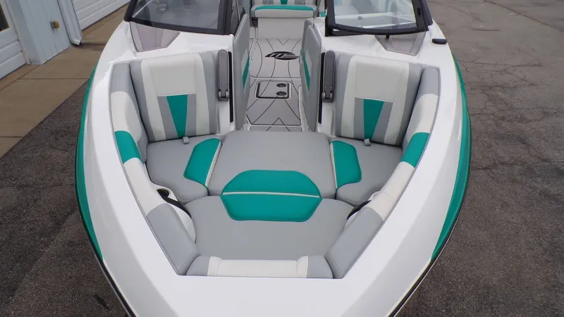 Slide: The Image of Malibu Wakesetter 23 LSV 2022 - 20