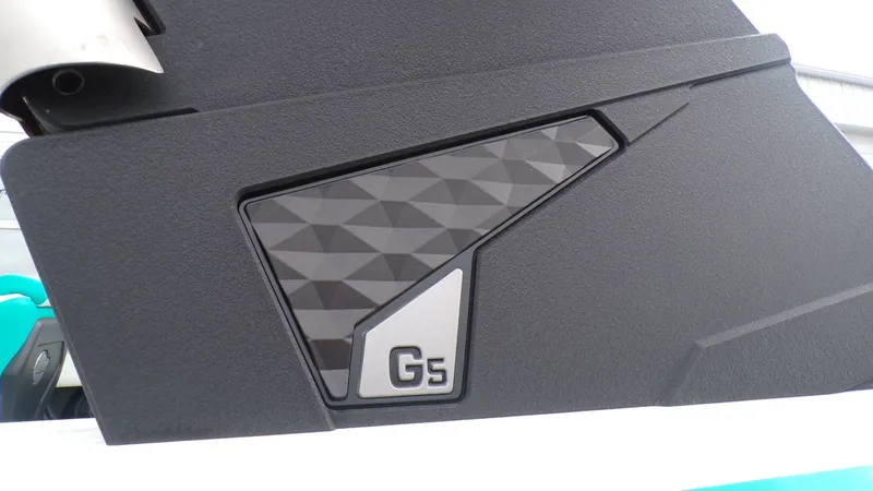 Slide: The Image of Malibu Wakesetter 23 LSV 2022 - 22
