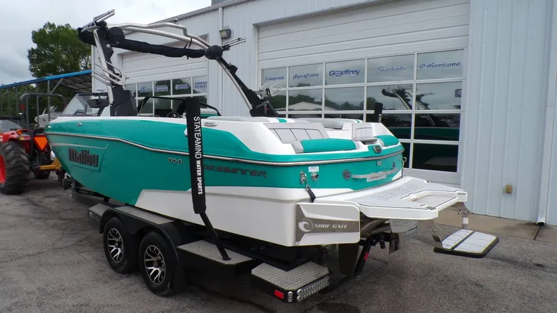 Slide: The Image of Malibu Wakesetter 23 LSV 2022 - 4