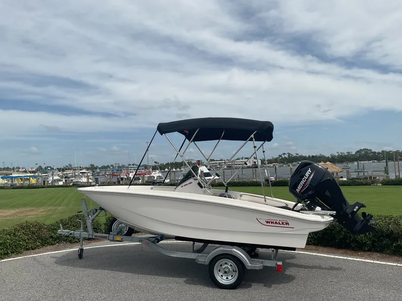 Slide: The Image of Boston Whaler 130 Super Sport 2025 - 1