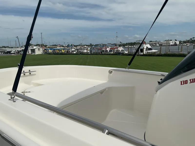 Slide: The Image of Boston Whaler 130 Super Sport 2025 - 10