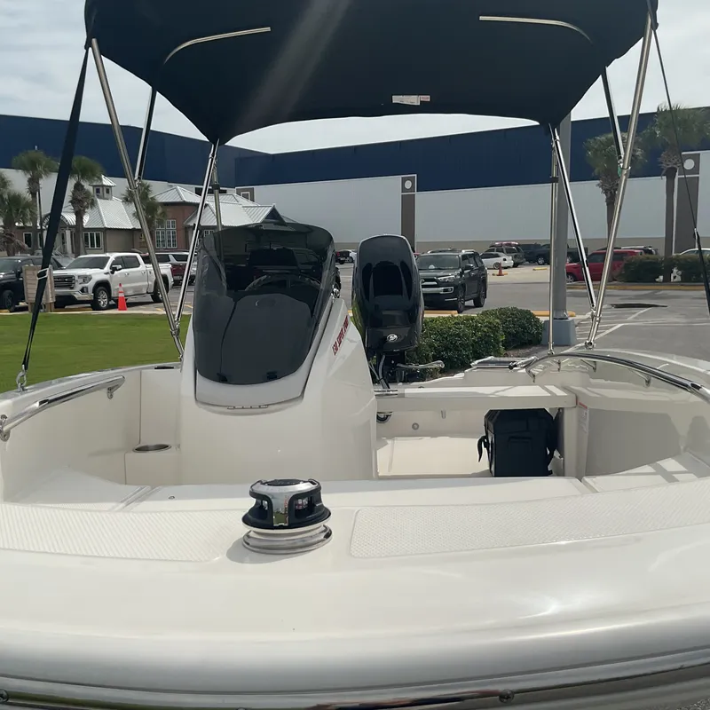 Slide: The Image of Boston Whaler 130 Super Sport 2025 - 12