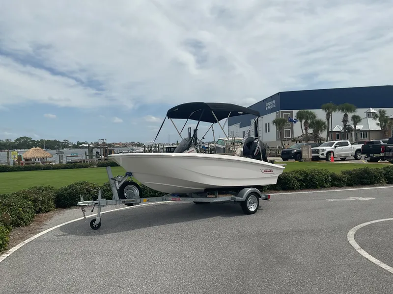Slide: The Image of Boston Whaler 130 Super Sport 2025 - 21