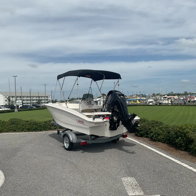 Slide: The Image of Boston Whaler 130 Super Sport 2025 - 25