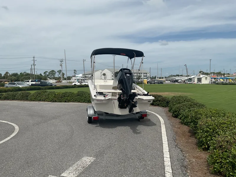 Slide: The Image of Boston Whaler 130 Super Sport 2025 - 5