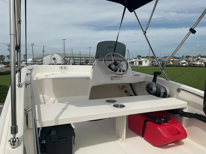 Slide: The Image of Boston Whaler 130 Super Sport 2025 - 8
