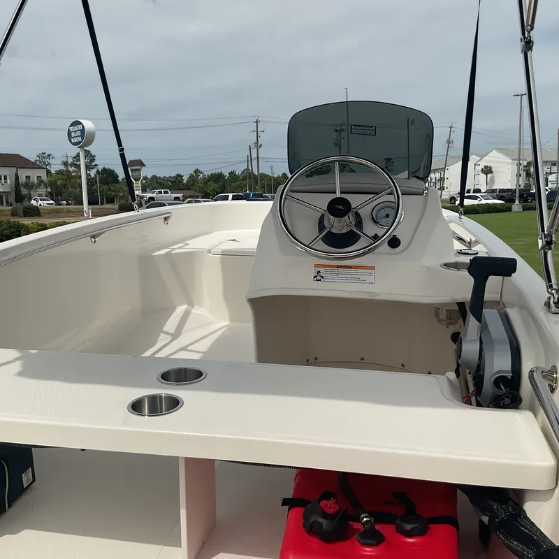 Slide: The Image of Boston Whaler 130 Super Sport 2025 - 9