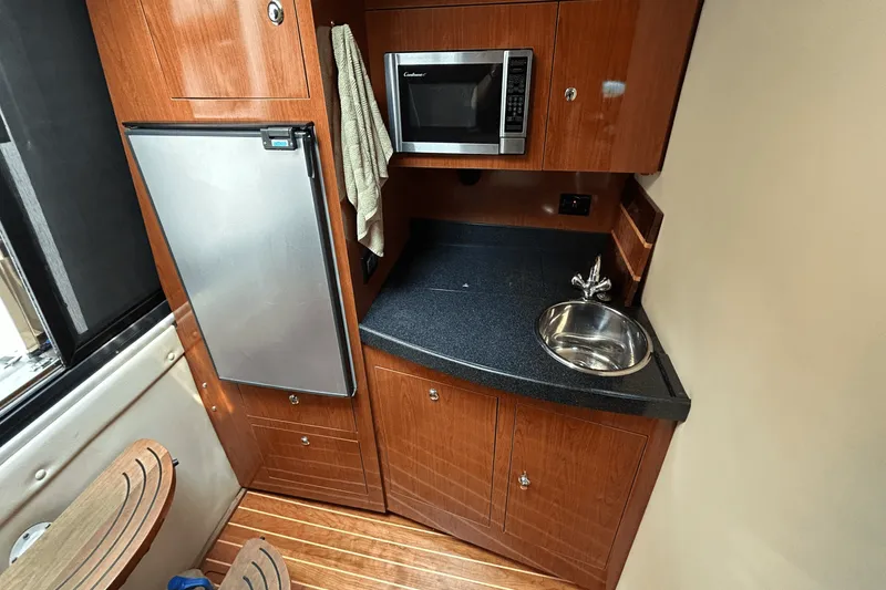 Slide: The Image of Regal 3760 EXPRESS 2010 - 16