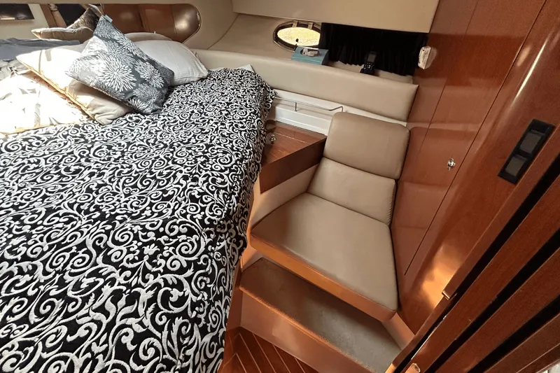 Slide: The Image of Regal 3760 EXPRESS 2010 - 18