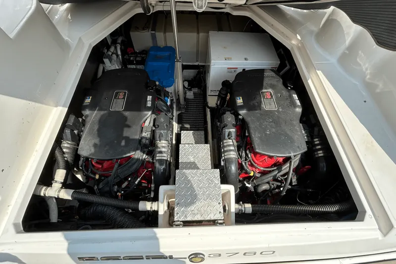 Slide: The Image of Regal 3760 EXPRESS 2010 - 26