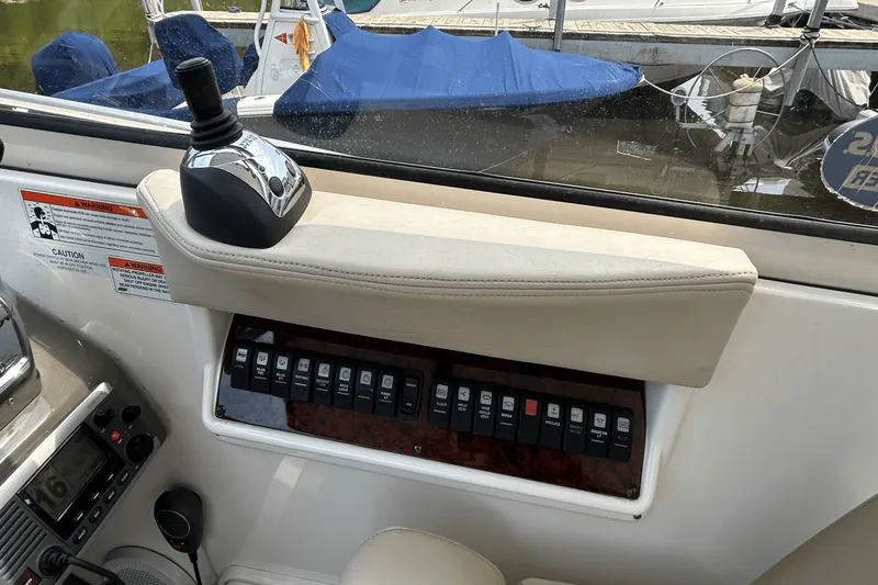 Slide: The Image of Regal 3760 EXPRESS 2010 - 7