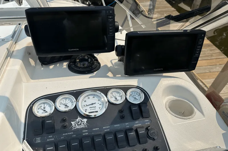 Slide: The Image of Shamrock 260 EXPRESS 2000 - 12