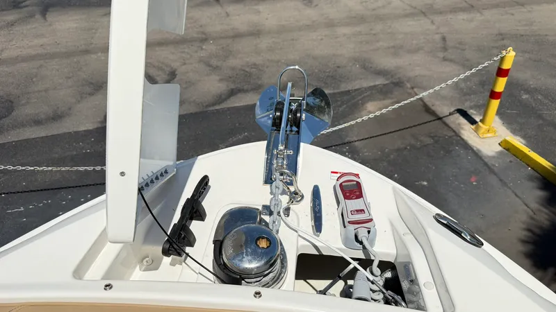 Slide: The Image of Sea Ray 280 SXO 2025 - 30