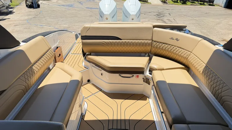 Slide: The Image of Sea Ray 280 SXO 2025 - 14