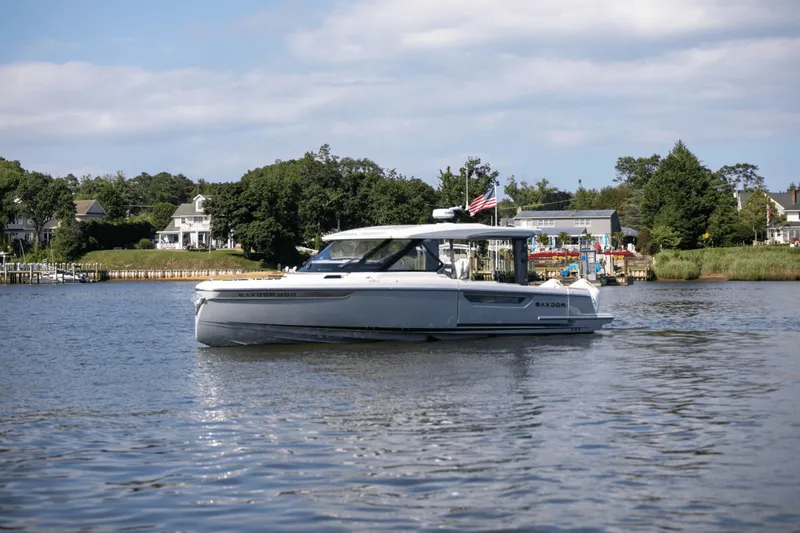 Slide: The Image of Saxdor 400 GTO 2025 - 10