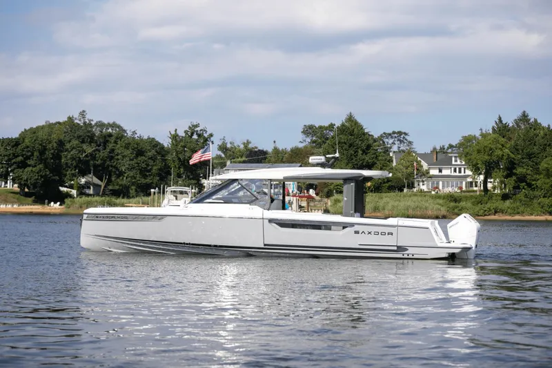 Slide: The Image of Saxdor 400 GTO 2025 - 12