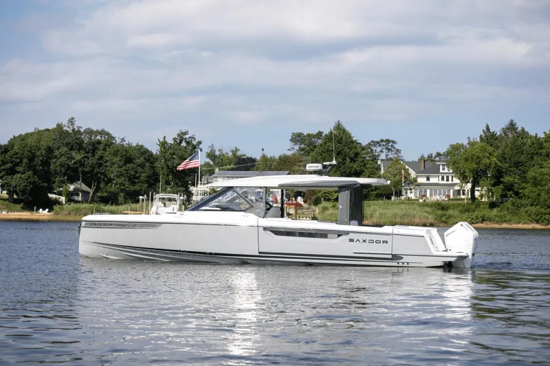 Slide: The Image of Saxdor 400 GTO 2025 - 14