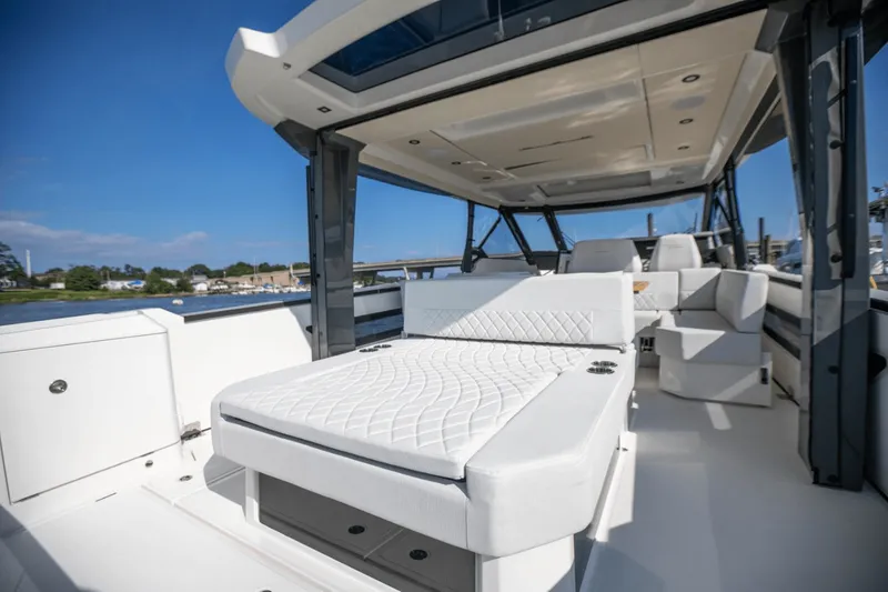 Slide: The Image of Saxdor 400 GTO 2025 - 30