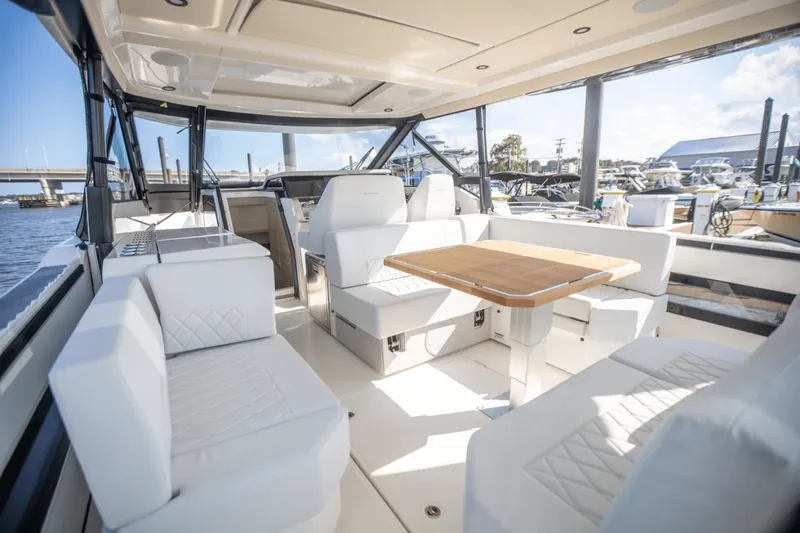 Slide: The Image of Saxdor 400 GTO 2025 - 40