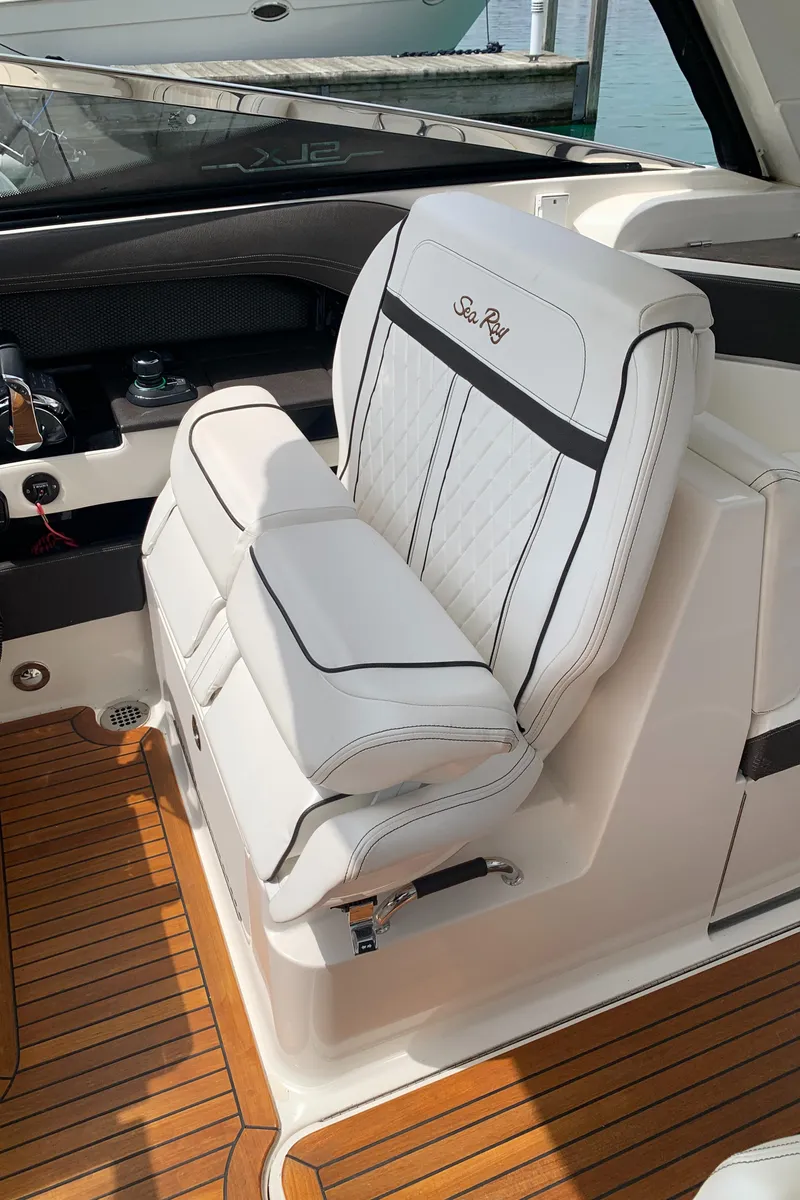 Slide: The Image of Helm seat bolster - 11