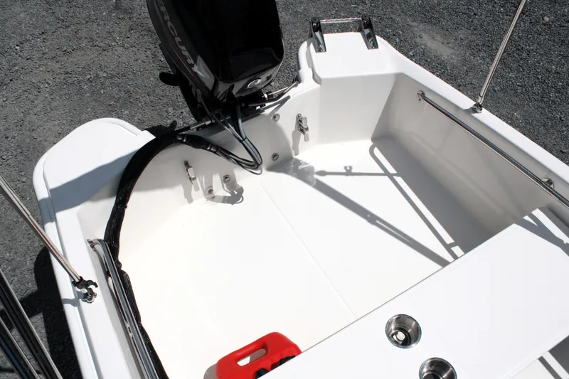 Slide: The Image of Boston Whaler 130 Super Sport 2025 - 11