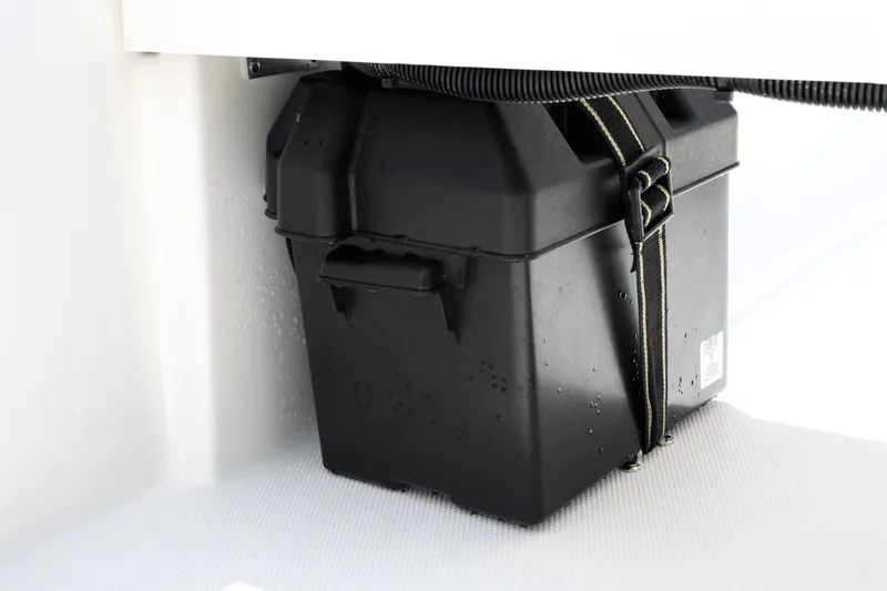 Slide: The Image of Boston Whaler 130 Super Sport 2025 - 14