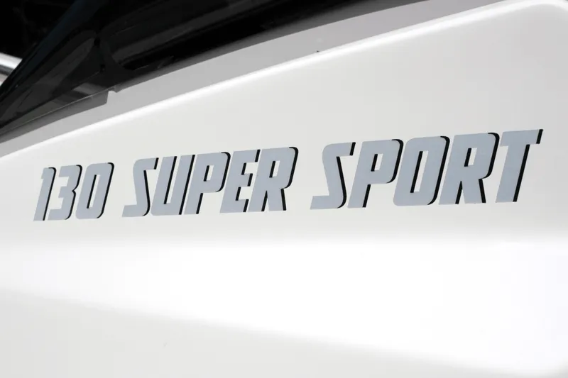 Slide: The Image of Boston Whaler 130 Super Sport 2025 - 17