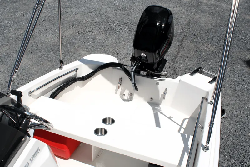 Slide: The Image of Boston Whaler 130 Super Sport 2025 - 18