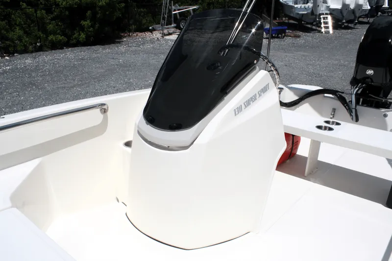 Slide: The Image of Boston Whaler 130 Super Sport 2025 - 19