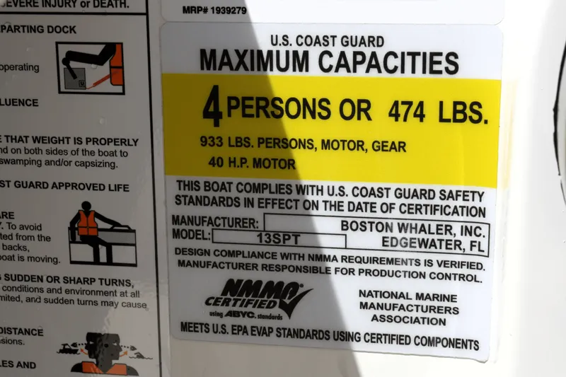 Slide: The Image of Boston Whaler 130 Super Sport 2025 - 22