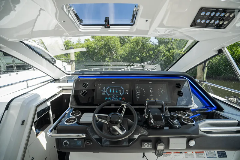 Slide: The Image of Azimut Verve 42 2026 - 11