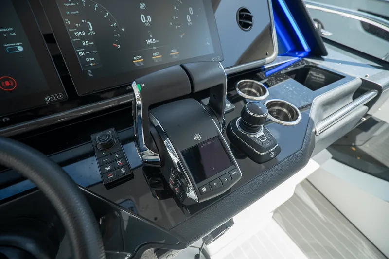 Slide: The Image of Azimut Verve 42 2026 - 15