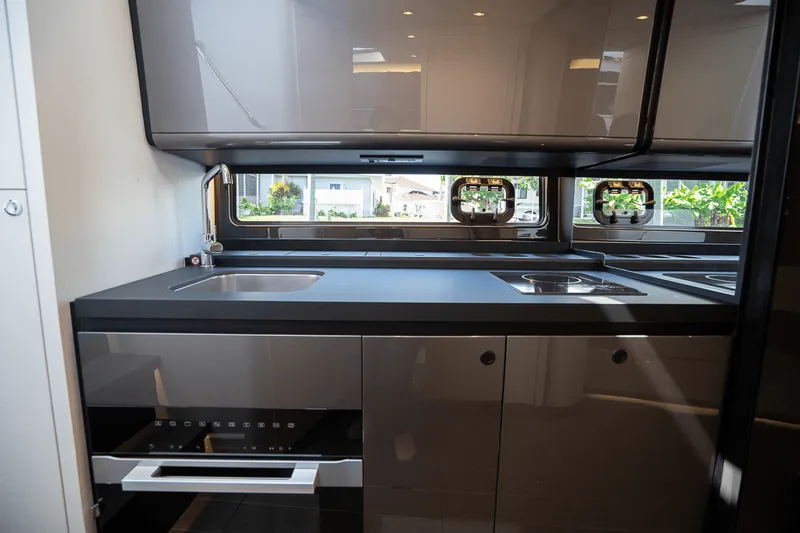 Slide: The Image of Azimut Verve 42 2026 - 20