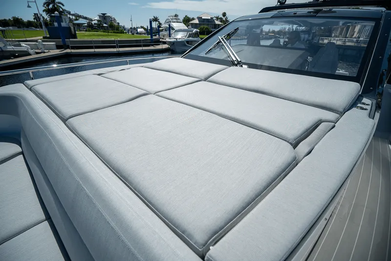 Slide: The Image of Azimut Verve 42 2026 - 31