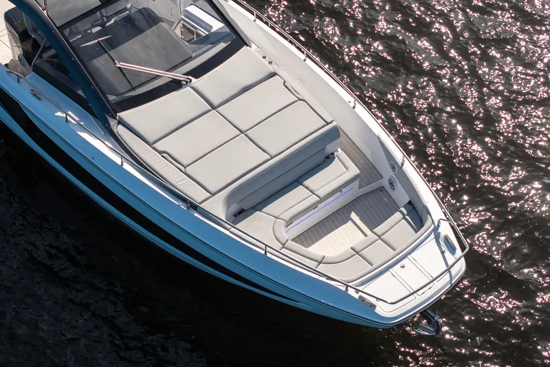 Slide: The Image of Azimut Verve 42 2026 - 32