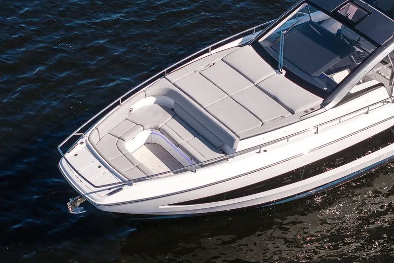 Slide: The Image of Azimut Verve 42 2026 - 33