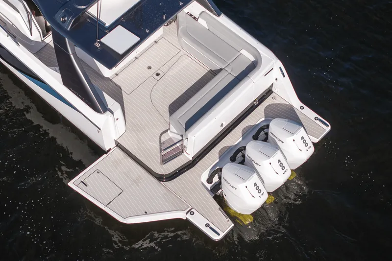 Slide: The Image of Azimut Verve 42 2026 - 4