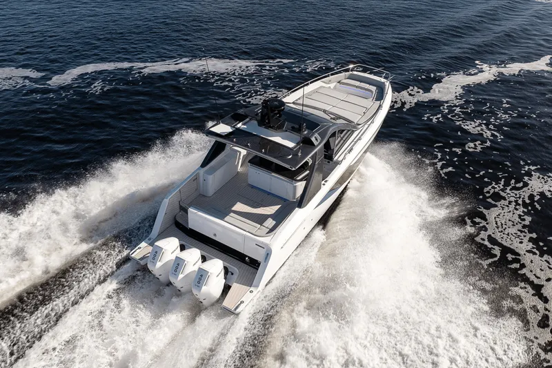 Slide: The Image of Azimut Verve 42 2026 - 45