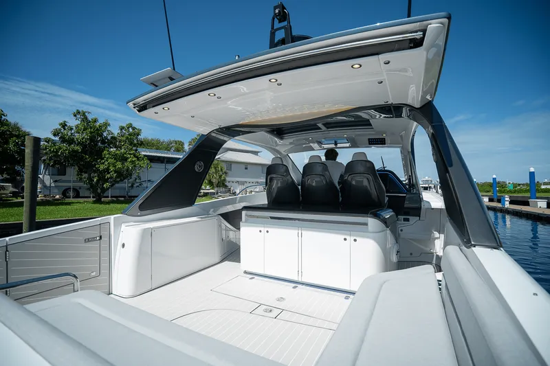 Slide: The Image of Azimut Verve 42 2026 - 6