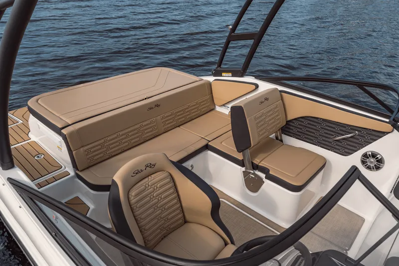 Slide: The Image of Sea Ray SPX 190 2025 - 19