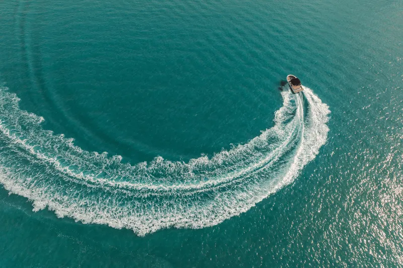 Slide: The Image of Sea Ray SPX 190 2025 - 6