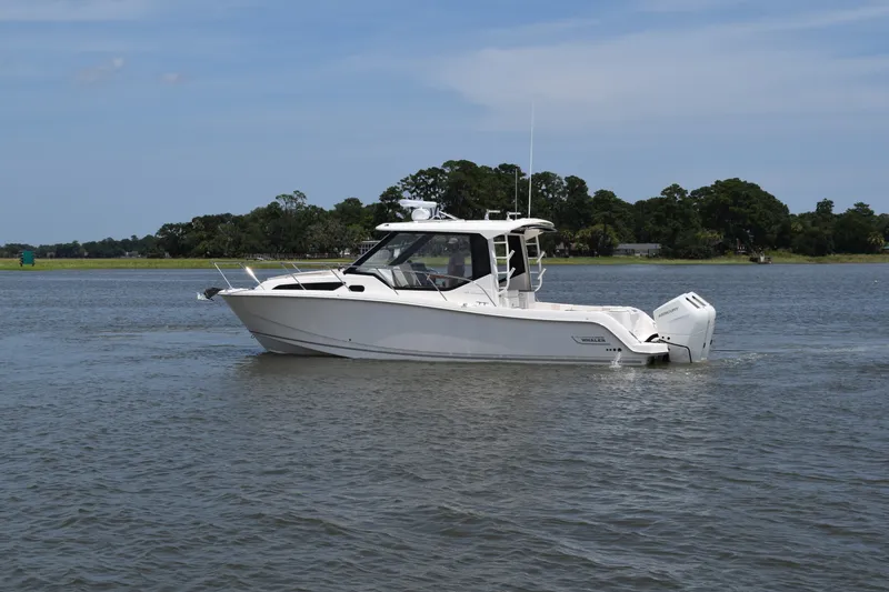 Slide: The Image of Boston Whaler 325 Conquest 2026 - 39